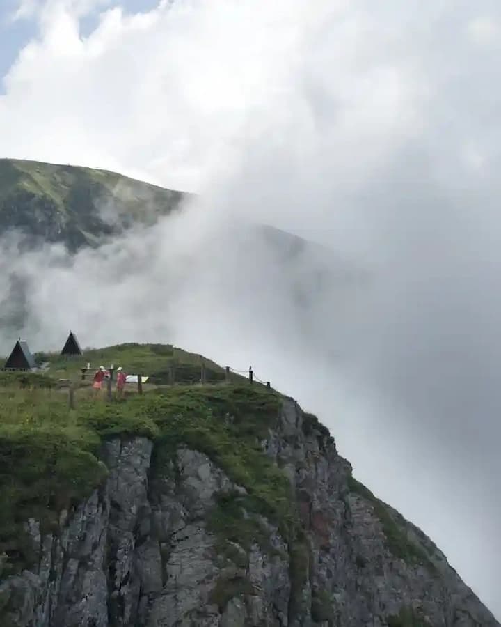 Бзерпинский Карниз в группе